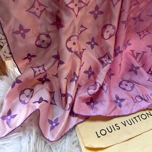 Louis Vuitton Silk Carre 90 Scarf ”Spring in the City” with dust bag